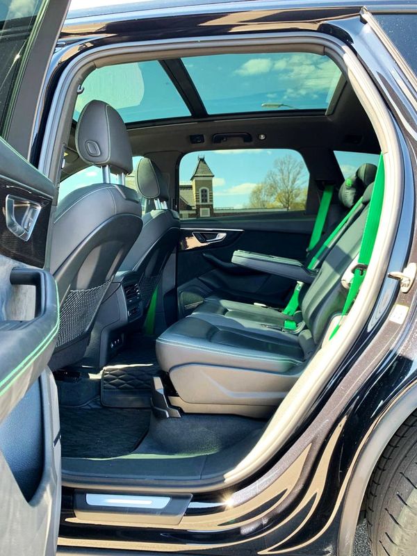 Прокат Audi Q7 R-Line у Києві: оренда з водієм та без водія на вигідних умовах