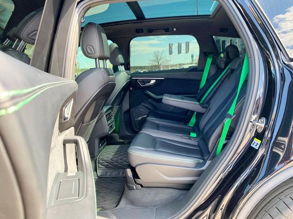Прокат Audi Q7 R-Line у Києві: оренда з водієм та без водія на вигідних умовах