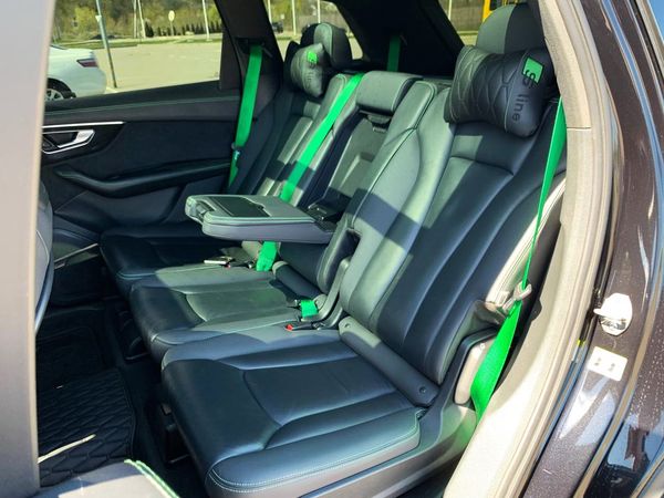 Прокат Audi Q7 R-Line у Києві: оренда з водієм та без водія на вигідних умовах