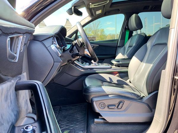 Прокат Audi Q7 R-Line у Києві: оренда з водієм та без водія на вигідних умовах