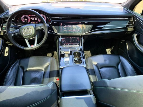 Прокат Audi Q7 R-Line у Києві: оренда з водієм та без водія на вигідних умовах