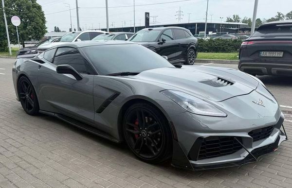 Прокат кабріолета Chevrolet Corvette Targa сірий без водія у Києві
