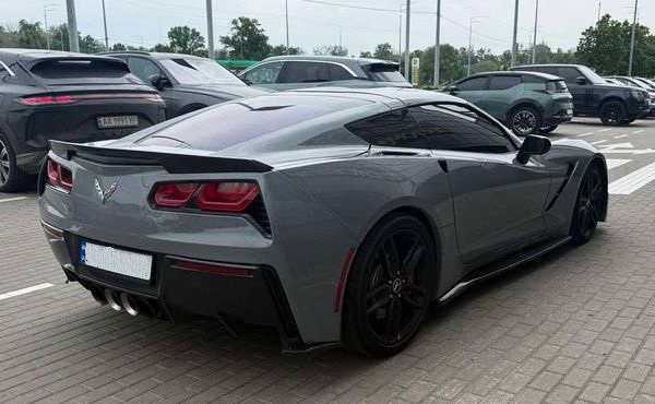 Прокат кабріолета Chevrolet Corvette Targa сірий без водія у Києві