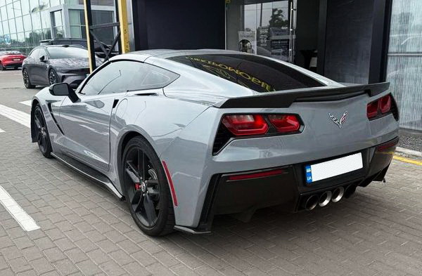 Прокат кабріолета Chevrolet Corvette Targa сірий без водія у Києві